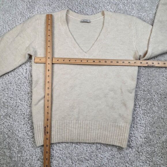 AYR The Cutie BB Sweater V-Neck Ivory - Picture 13 of 14